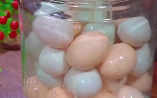 怎样腌制鸡蛋油多好吃（鸡蛋怎么能腌制出油）