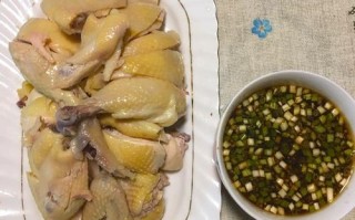 米酒白斩鸡做法（白米酒煲鸡汤的做法）