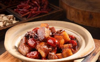 红烧肉放什么菜好吃（红烧肉放什么菜好吃红烧肉能和什么一起炖）