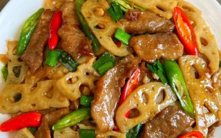 瘦肉炒莲藕的家常做法（瘦肉炒莲藕的家常做法窍门）