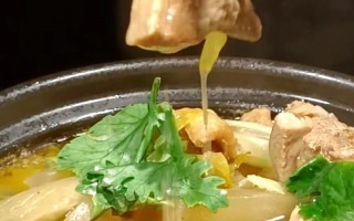 老鸭汤酸萝卜鱼做法（酸萝卜老鸭汤里加什么配菜好吃窍门）