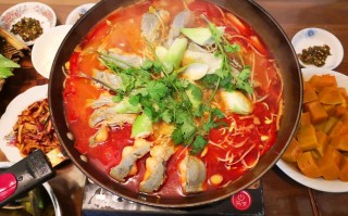 贵阳酸汤鱼家庭做法（贵阳酸汤鱼中的酸汤怎么做）