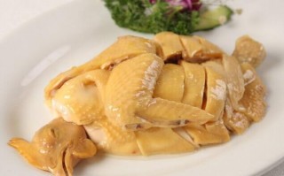香港白斩鸡做法（香港白斩鸡葱油酱料的做法）