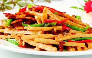 大竹笋炒肉和酸菜做法视频（大竹笋炒肉和酸菜做法视频大全）