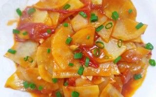 西红柿炒土豆片的做法（西红柿炒土豆片的做法 家常）