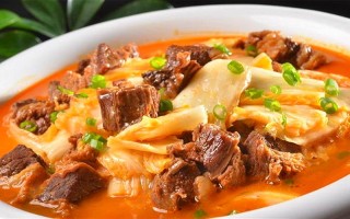 青椒炒回锅牛肉片的做法（青椒炒回锅肉的家常做法）