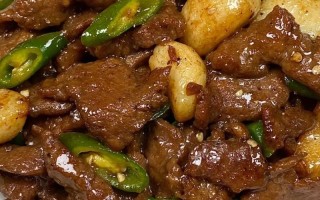 青椒炒牛肉做法家常做法（青椒炒牛肉做法家常做法视频）