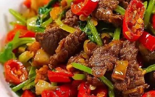 青椒芹菜炒牛肉的做法（青椒芹菜炒牛肉的做法窍门）