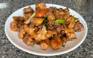 白斩鸡晚餐做法（白斩鸡的吃法）