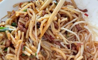 豆芽炒面家常做法（豆芽炒面怎么做简单又好吃）