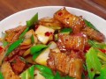 回锅肉怎么做好吃又简单（香干回锅肉怎么做好吃又简单）