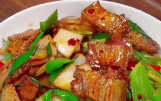 回锅肉怎么做好吃又简单（香干回锅肉怎么做好吃又简单）