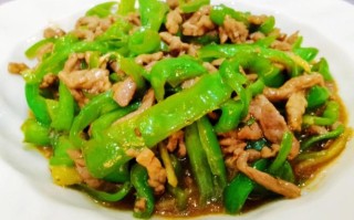 四川小吃青椒炒牛肉的做法（四川小吃青椒炒牛肉的做法大全）