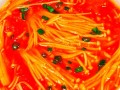 金针菇肉片汤家常做法（金针菇肉汤的功效与作用）