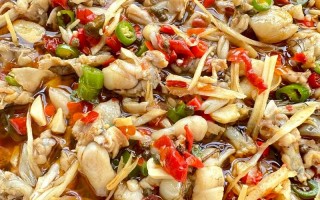 眉山白斩鸡做法（四川白斩鸡的蘸料怎么做）
