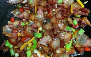 生的熏肉怎么做好吃（生熏肉的做法）