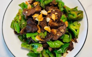 酱牛肉炒西红柿青椒的做法（酱牛肉和西红柿可以一起吃吗）