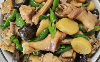 炒鸡的家常做法（炒鸡的家常做法简单味精的配料）