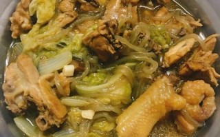 白菜炖鸡块的家常做法（白菜炖鸡子）