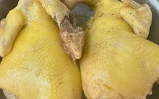 白斩鸡酱油做法（白斩鸡酱汁做法）