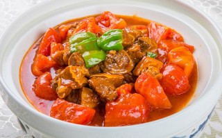 青椒番茄炒牛肉豆腐的做法（青椒番茄牛肉图片）