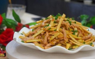 川式竹笋炒肉的做法（川菜竹笋炒肉的做法）