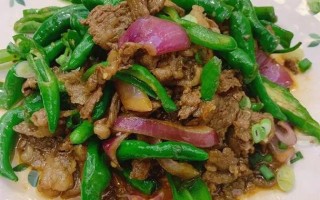 青椒炒牛肉做法和技巧简单（青椒炒牛肉的好吃做法,只需几步就能轻松搞定!）