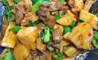 辣肉炒竹笋做法视频教程（春笋炒辣肉）