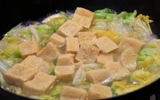 冻豆腐怎么做好吃（冻豆腐怎么做好吃又简单做法）