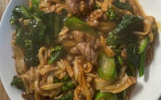 牛肉青椒丝炒粿条的做法（青椒牛肉条怎么炒）