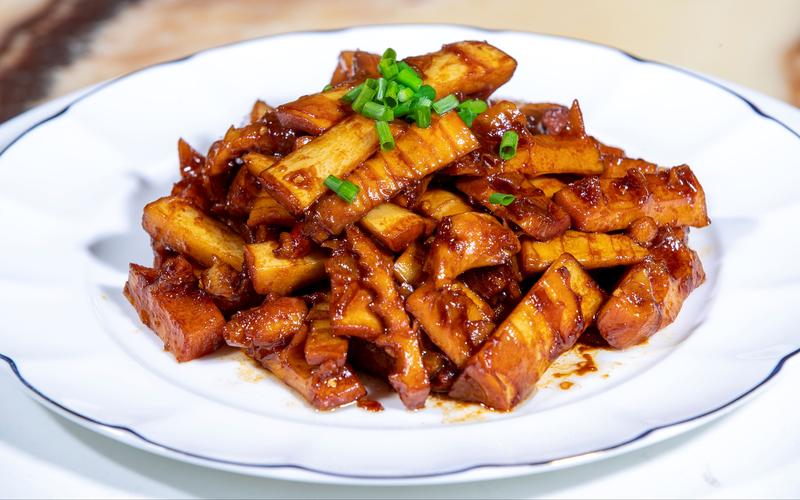 雷竹笋炒肉做法(雷笋炒肉片的做法)-第1张图片-窝头美食网 雷竹笋炒肉做法(雷笋炒肉片的做法)-第1张图片-窝头美食网