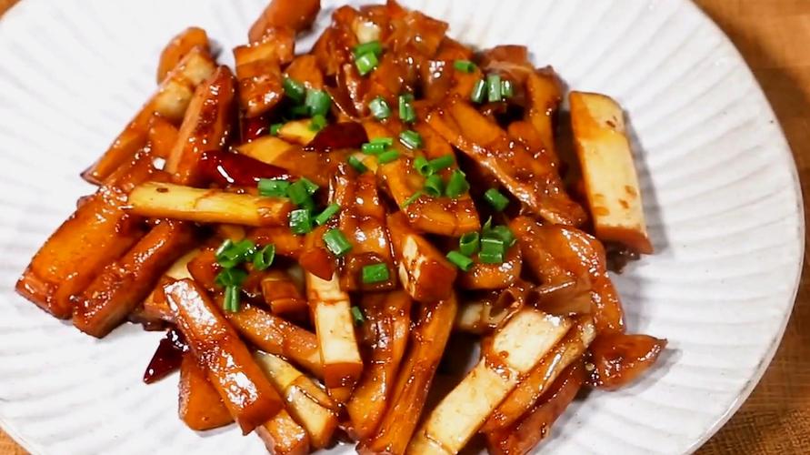 雷竹笋炒肉做法(雷笋炒肉片的做法)-第2张图片-窝头美食网 雷竹笋炒肉做法(雷笋炒肉片的做法)-第2张图片-窝头美食网
