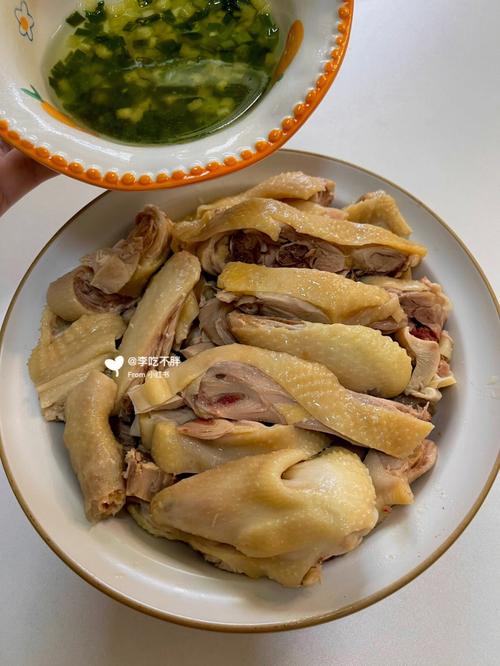白斩鸡的做法大全（白斩鸡的做法大全窍门）-第6张图片-窝头美食网