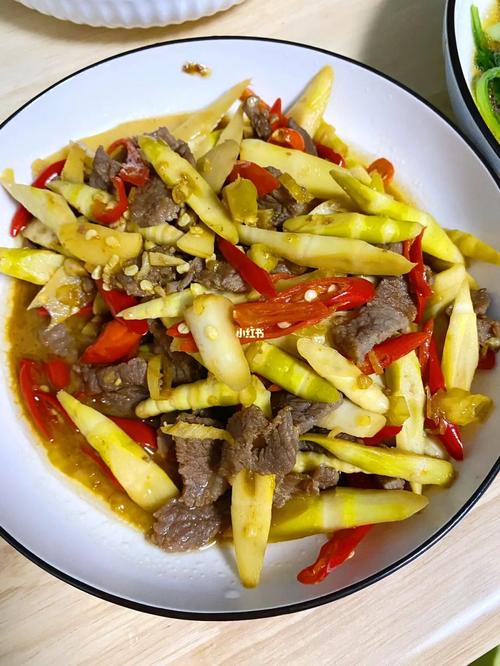 泡椒竹笋炒肉川菜做法（泡椒竹笋炒肉川菜做法大全）-第1张图片-窝头美食网