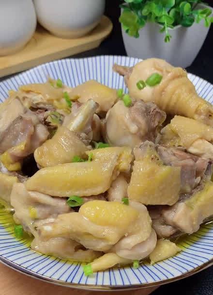 白斩鸡江浙做法(白斩鸡制作法)-第3张图片-窝头美食网 白斩鸡江浙做法(白斩鸡制作法)-第3张图片-窝头美食网