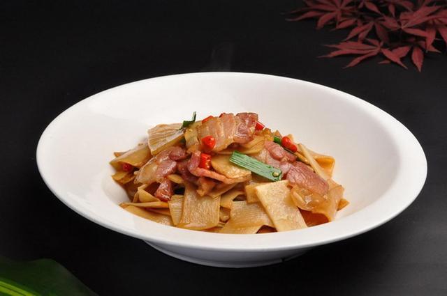 鸡胸肉炒胡萝卜竹笋的做法(鸡胸肉炒胡萝卜竹笋的做法大全)-第7张图片-窝头美食网 鸡胸肉炒胡萝卜竹笋的做法(鸡胸肉炒胡萝卜竹笋的做法大全)-第7张图片-窝头美食网