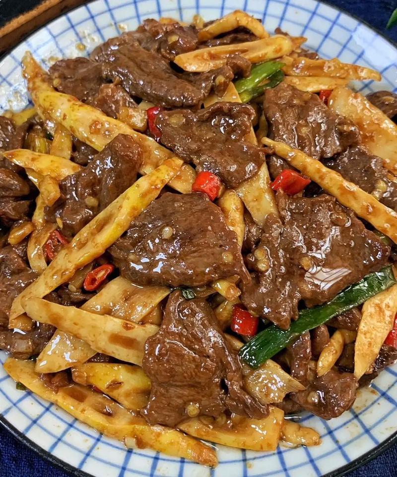肉炒鲜竹笋的家常做法（肉炒鲜竹笋的家常做法视频）-第7张图片-窝头美食网