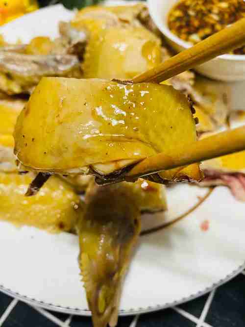 隔夜白斩鸡做法（隔夜白斩鸡怎么处理好吃）-第2张图片-窝头美食网