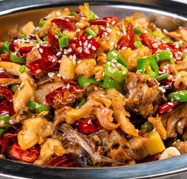 江浙白斩鸡做法(白斩鸡做法视频教程)-第1张图片-窝头美食网 江浙白斩鸡做法(白斩鸡做法视频教程)-第1张图片-窝头美食网