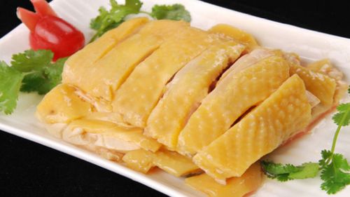 家常白斩鸡做法(家常白斩鸡的做法和配料窍门)-第4张图片-窝头美食网 家常白斩鸡做法(家常白斩鸡的做法和配料窍门)-第4张图片-窝头美食网