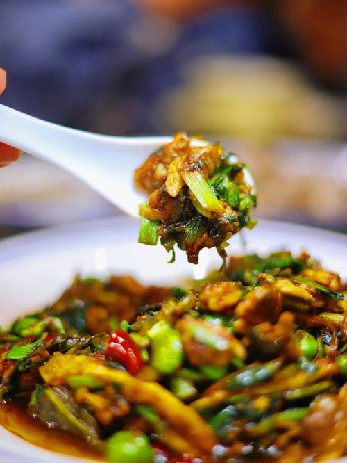 宜兴白斩鸡做法(人气美食 白斩鸡)-第2张图片-窝头美食网 宜兴白斩鸡做法(人气美食 白斩鸡)-第2张图片-窝头美食网