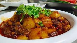 牛肉炒土豆青椒做法窍门（牛肉炒土豆青椒做法窍门图片）-第3张图片-窝头美食网