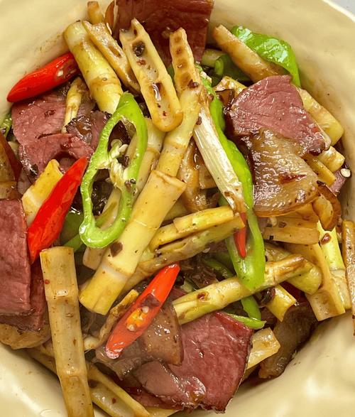 辣肉炒竹笋做法视频大全(辣肉烧笋)-第8张图片-窝头美食网 辣肉炒竹笋做法视频大全(辣肉烧笋)-第8张图片-窝头美食网