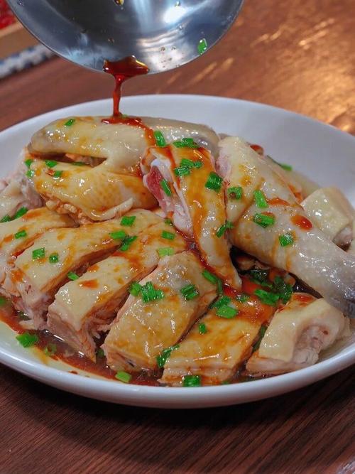 白斩鸡新派做法(白斩鸡正宗)-第2张图片-窝头美食网 白斩鸡新派做法(白斩鸡正宗)-第2张图片-窝头美食网
