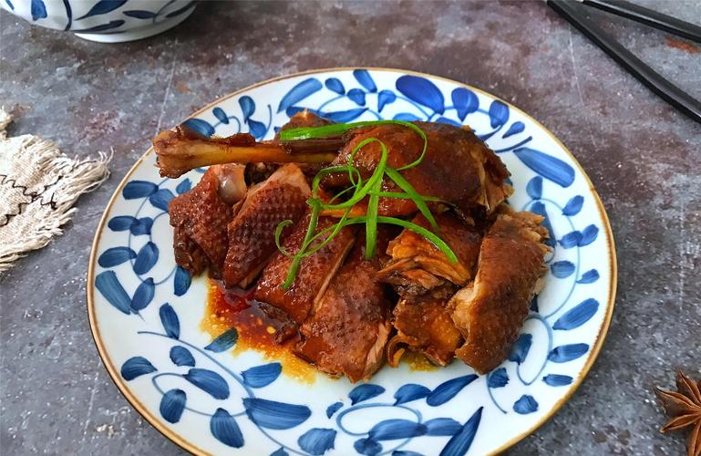 威宁白斩鸡做法(白斩鸡的做法视频教程)-第5张图片-窝头美食网 威宁白斩鸡做法(白斩鸡的做法视频教程)-第5张图片-窝头美食网