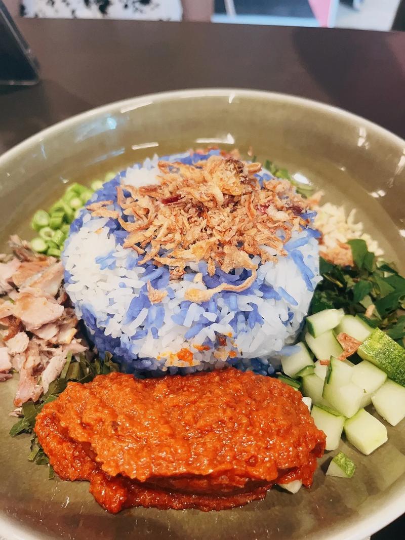 港式白斩鸡做法（粤式白斩鸡蘸料做法）-第2张图片-窝头美食网