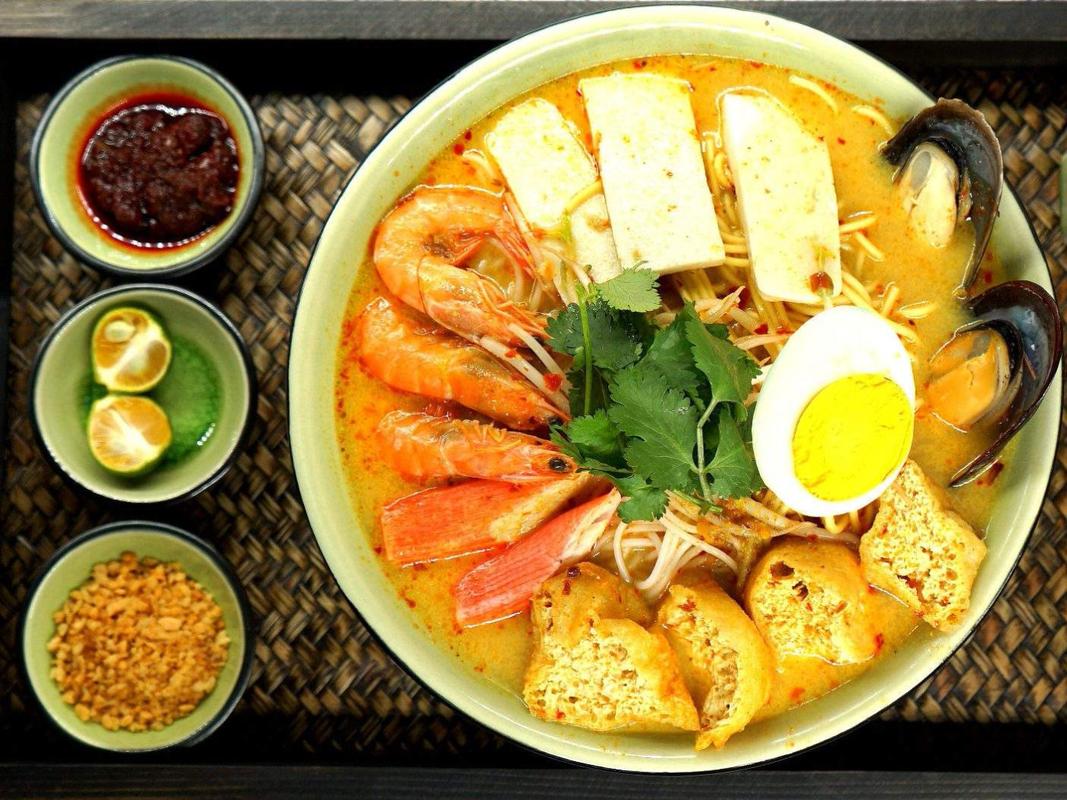 港式白斩鸡做法（粤式白斩鸡蘸料做法）-第5张图片-窝头美食网