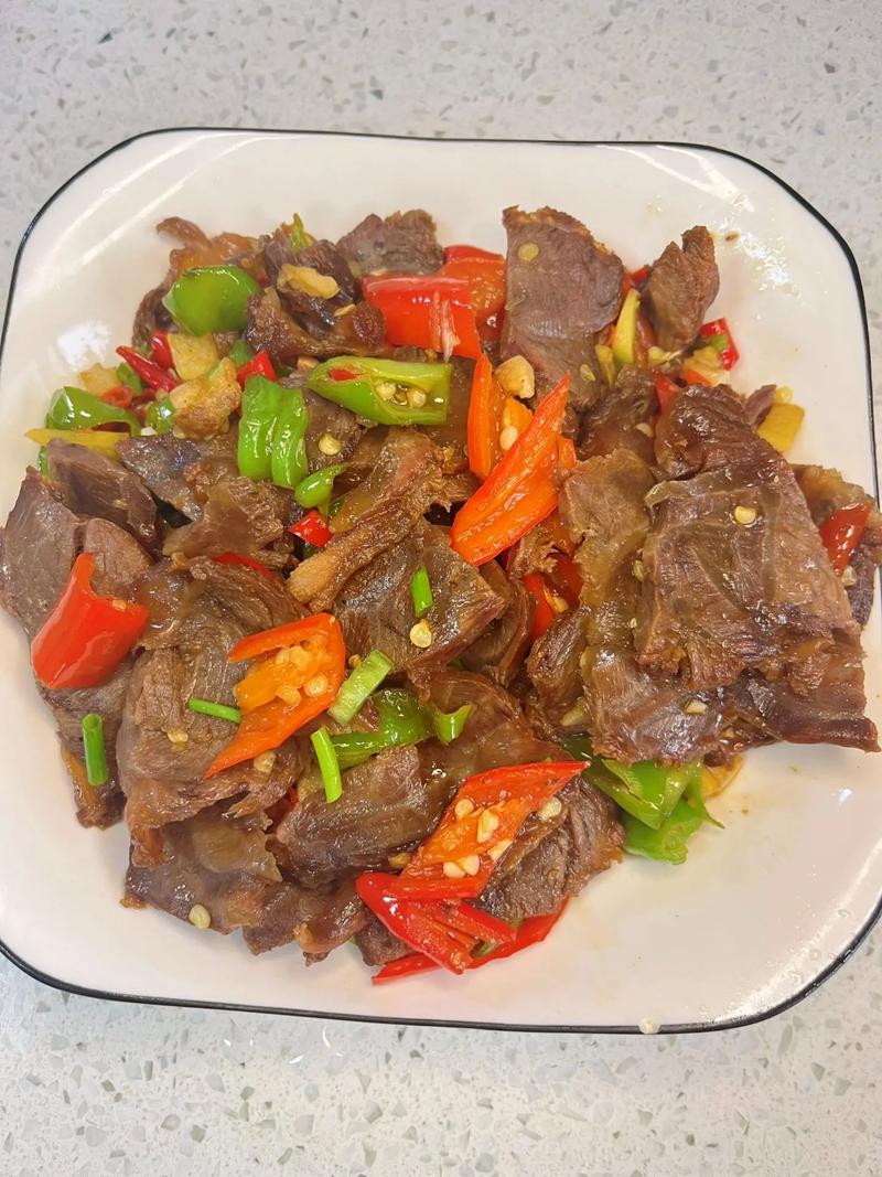 青椒炒卤牛肉的做法(青椒炒卤牛肉的做法大全家常)-第3张图片-窝头美食网 青椒炒卤牛肉的做法(青椒炒卤牛肉的做法大全家常)-第3张图片-窝头美食网