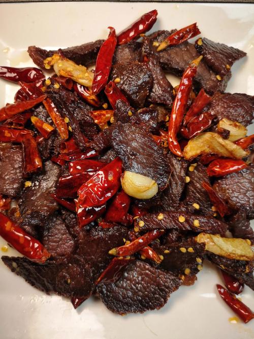 青椒炒牛肉看做法(青椒炒牛肉做法步骤)-第1张图片-窝头美食网 青椒炒牛肉看做法(青椒炒牛肉做法步骤)-第1张图片-窝头美食网