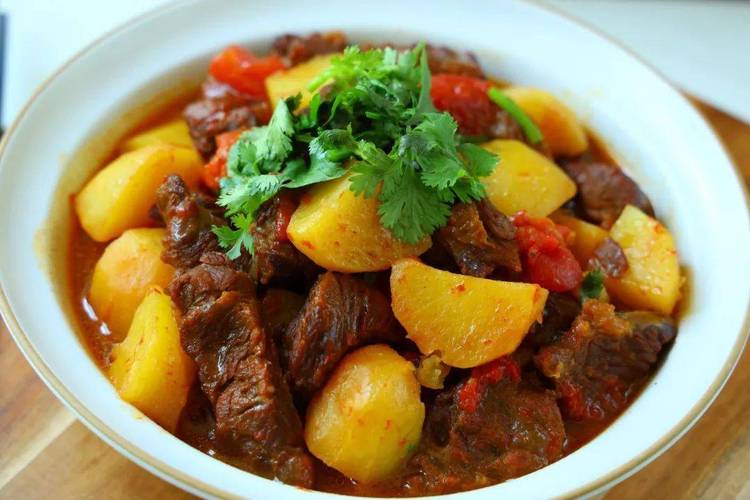 青椒土豆片炒牛肉片的做法(牛肉和土豆炒青椒怎么炒好吃)-第3张图片-窝头美食网 青椒土豆片炒牛肉片的做法(牛肉和土豆炒青椒怎么炒好吃)-第3张图片-窝头美食网